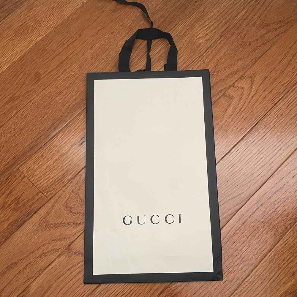 Gucci Paper Shopping Bags - Picture 4 of 12